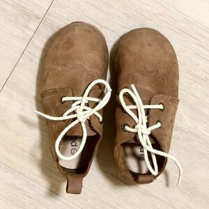 Piper Finn Classic Brown Kids Moccasins with White Laces